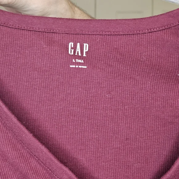 GAP Longsleeved Ribbed Tee - Picture 2 of 3